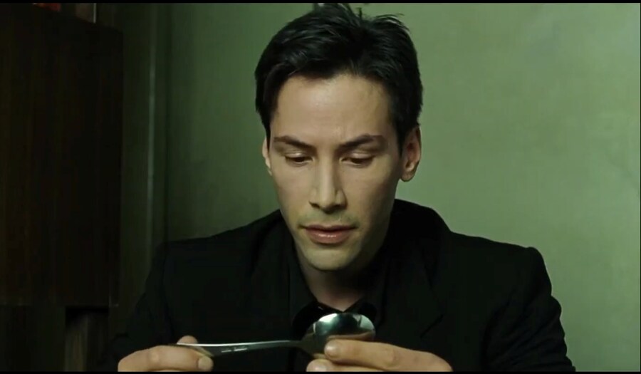 영화) 매트릭스 1편의 핵심 메세지 "숟가락은 없다"_23.jpg
