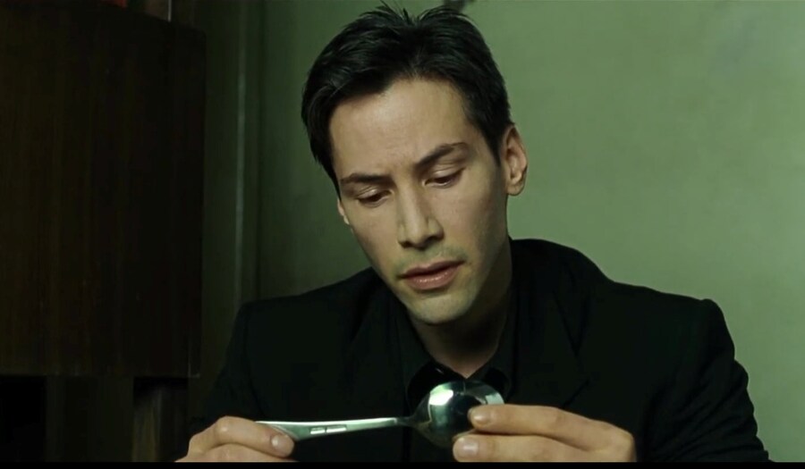 영화) 매트릭스 1편의 핵심 메세지 "숟가락은 없다"_29.jpg