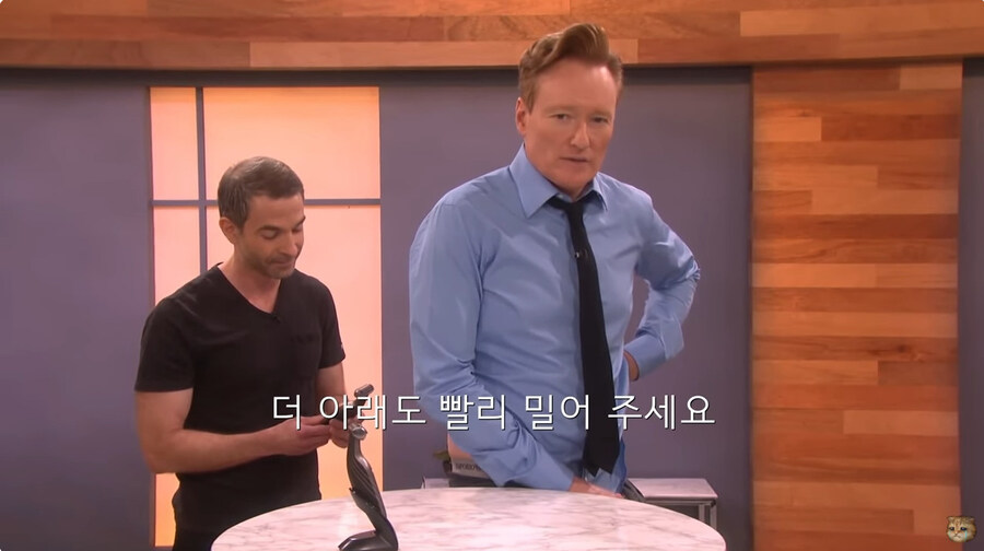 직장내 갑질로 면도기 리뷰를 하게된 남자_63.jpg