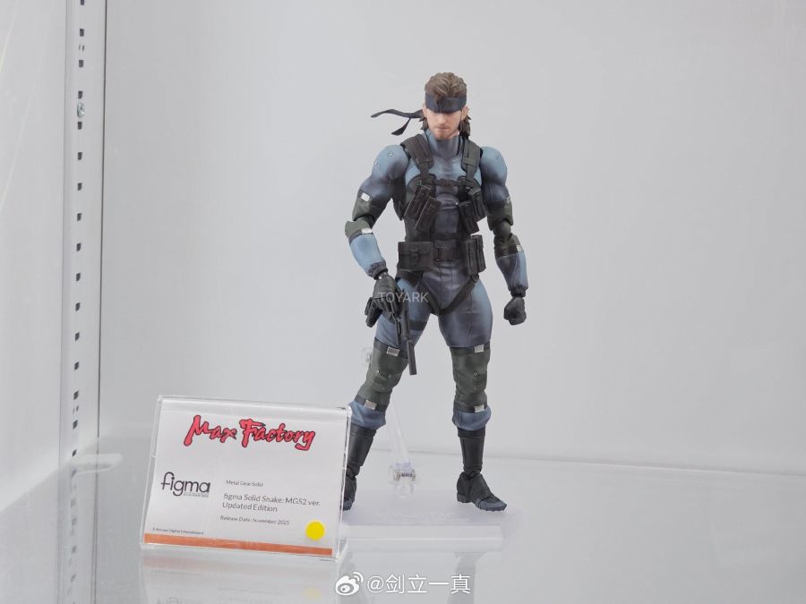 [맥스 팩토리] figma 계열 NYTTF25 전시 사진_2.jpg