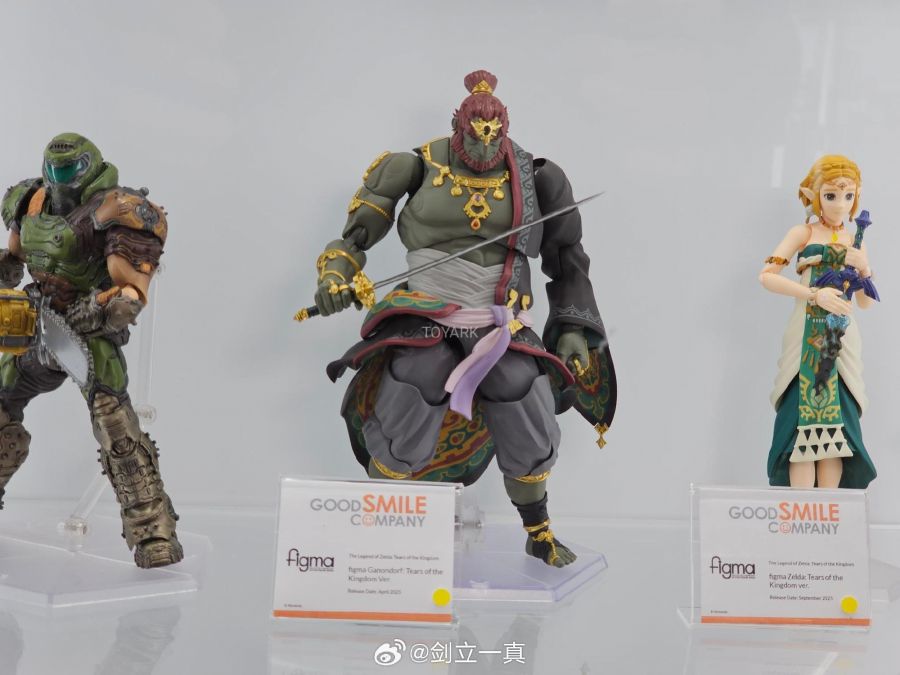 [맥스 팩토리] figma 계열 NYTTF25 전시 사진_7.jpg