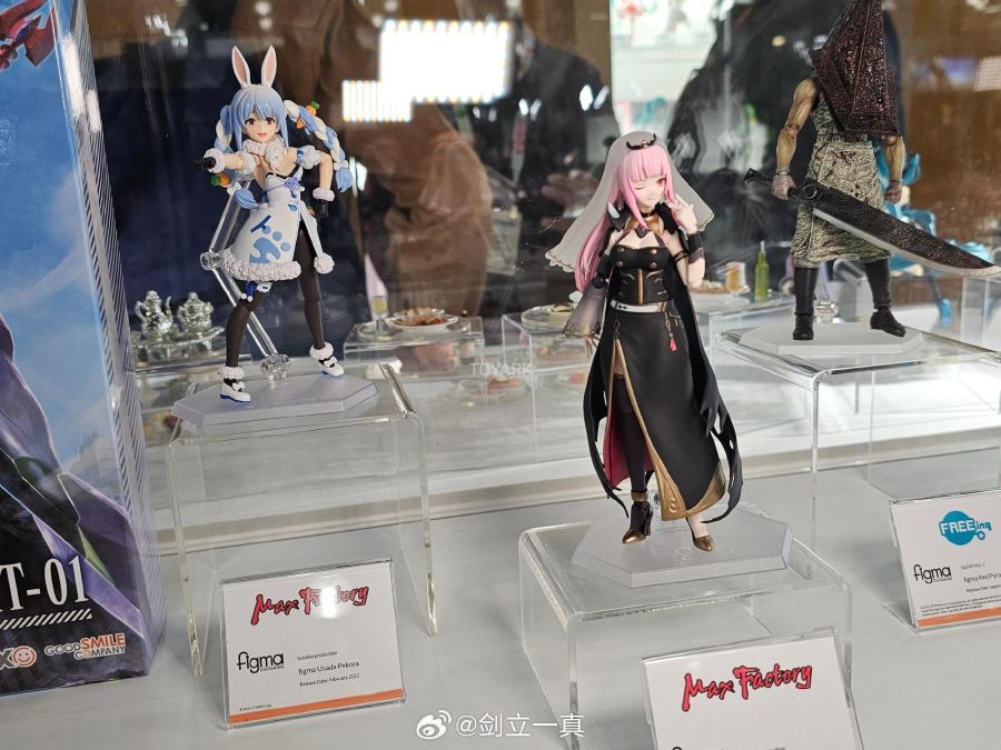 [맥스 팩토리] figma 계열 NYTTF25 전시 사진_11.jpg