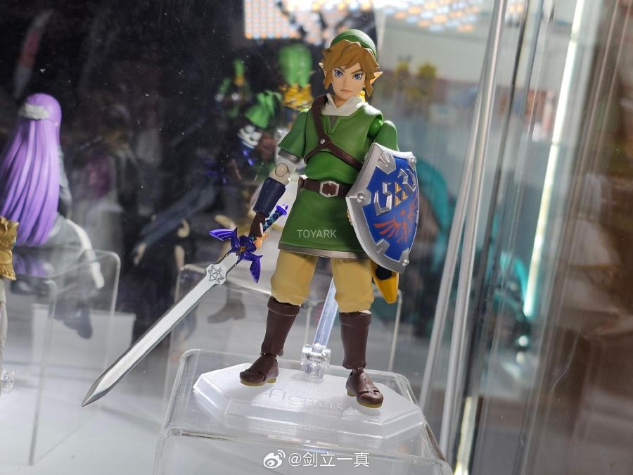 [맥스 팩토리] figma 계열 NYTTF25 전시 사진_16.jpg