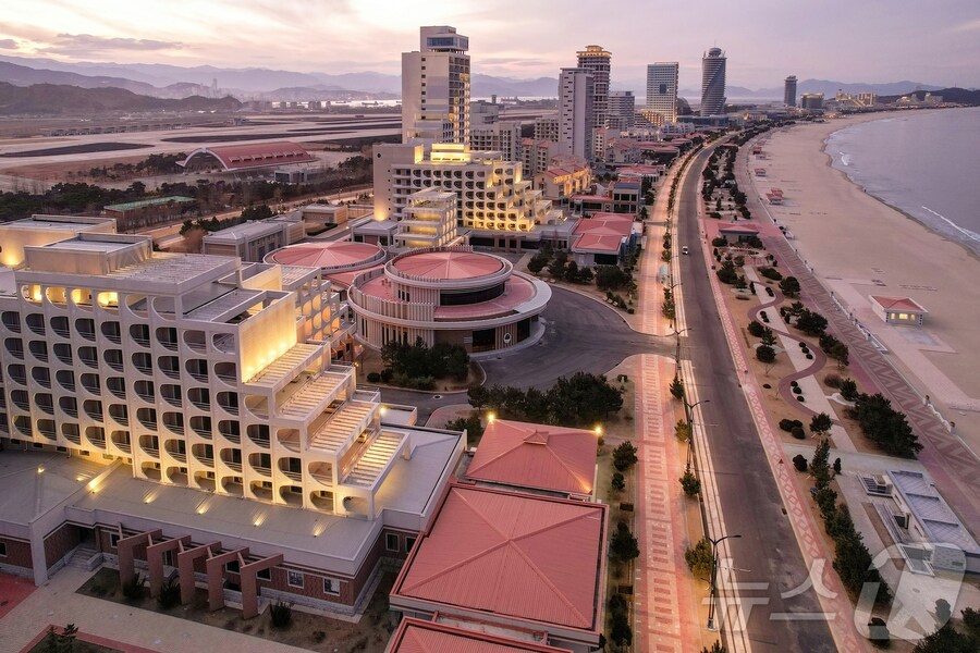 북한이 관광 풀면서 올린 사진인데 지리긴 함_1.jpg