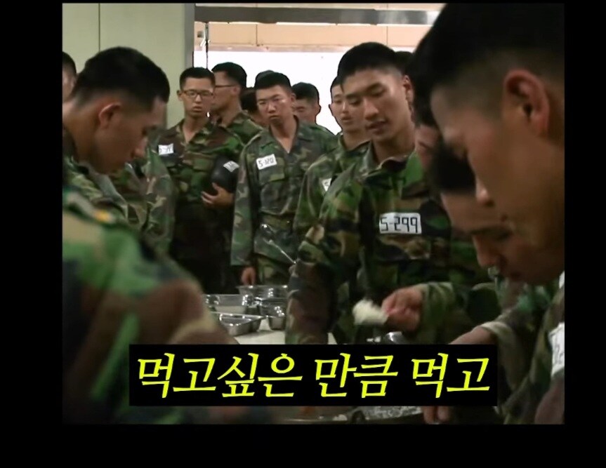 군대에서 다이어트 한다고 하면 생기는 일_11.jpg
