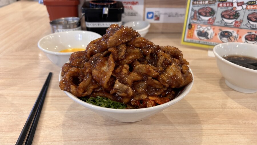 삼겹살 튀김 볶음을 산처럼 쌓아주는, 도쿄 니쿠지루멘 스스무_18.jpg