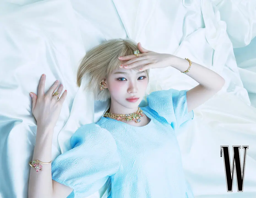 [르세라핌] 르세라핌 김채원, 더블유 디지털 커버_4.webp