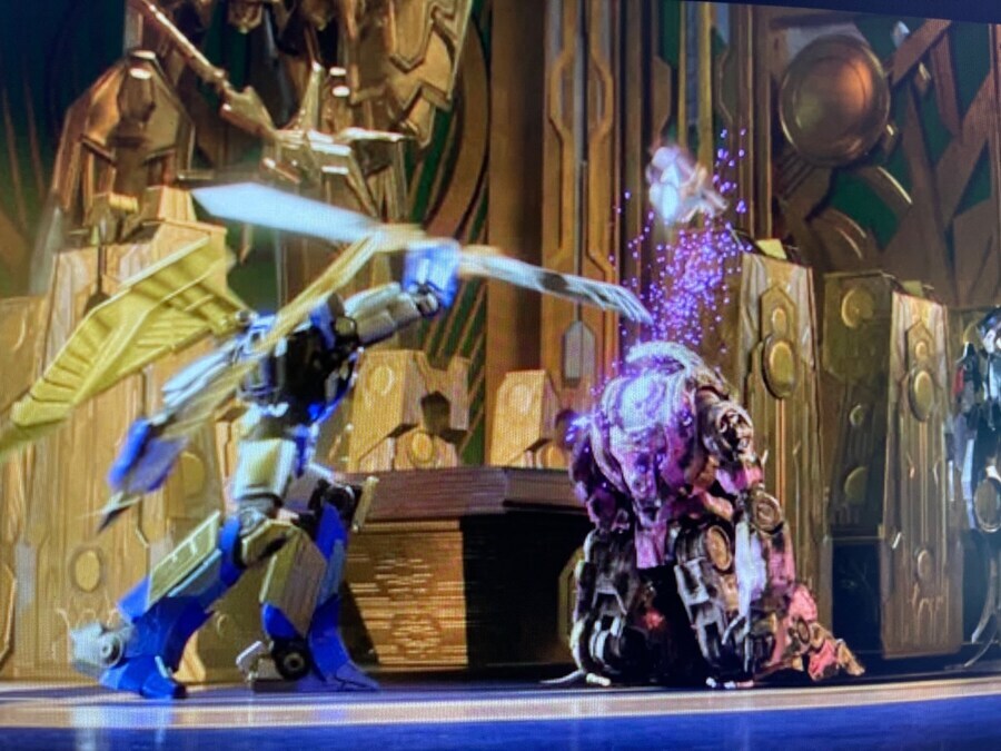 스.포) "애들용" 영화 트랜스포머 원 삭제씬_2.jpg