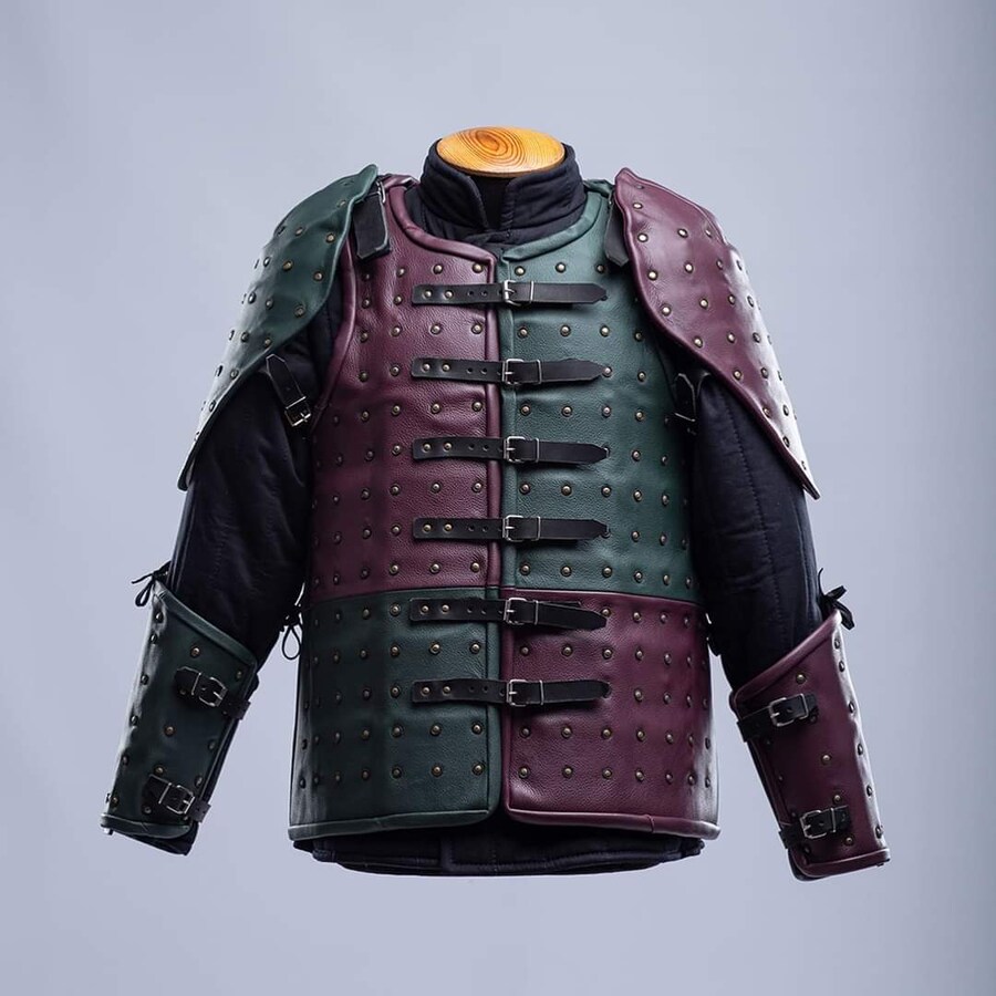 킹덤컴2로 익숙해진 중세 유럽 갑옷들.JPG_4.jpg