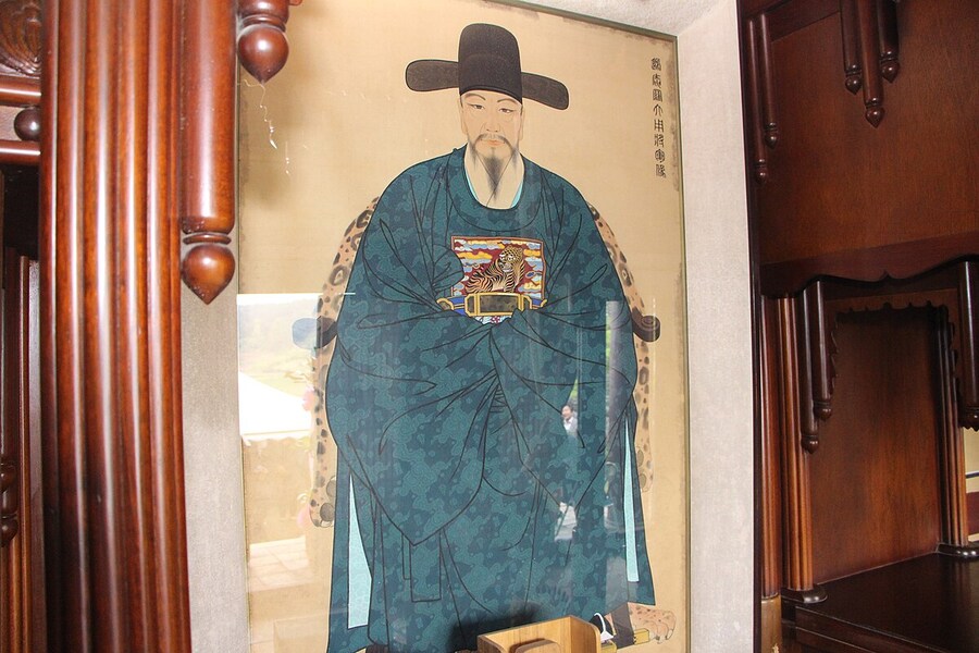 나대용 장군의 후손 분과 인터뷰(거북선 설계도)_1.jpg