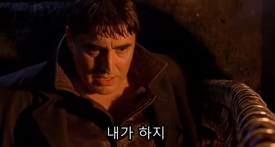 영화) 스파이더맨2, 신념을 가지고 있었던 빌런 '닥터 오토퍼스'_65.jpg