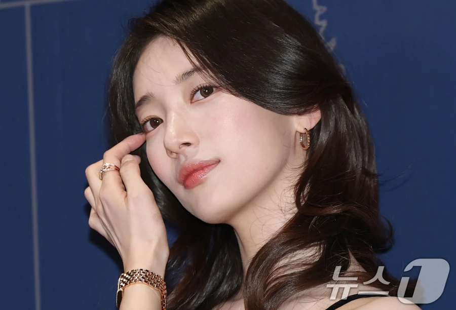 헤어스타일 바꾼 수지 근황...jpg_12.webp