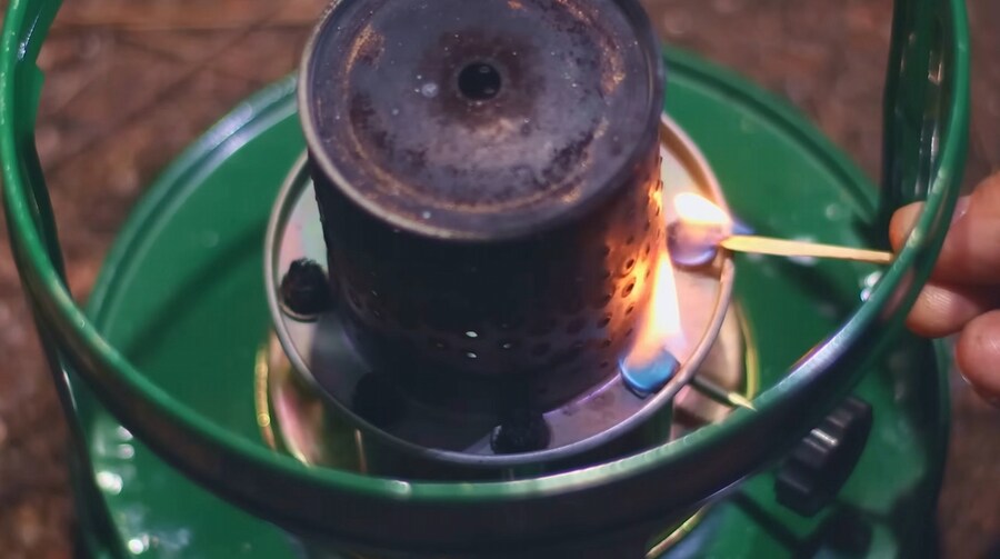 -15°C에 텐트에서 김치찌개를 만드는 외국인_1.jpg