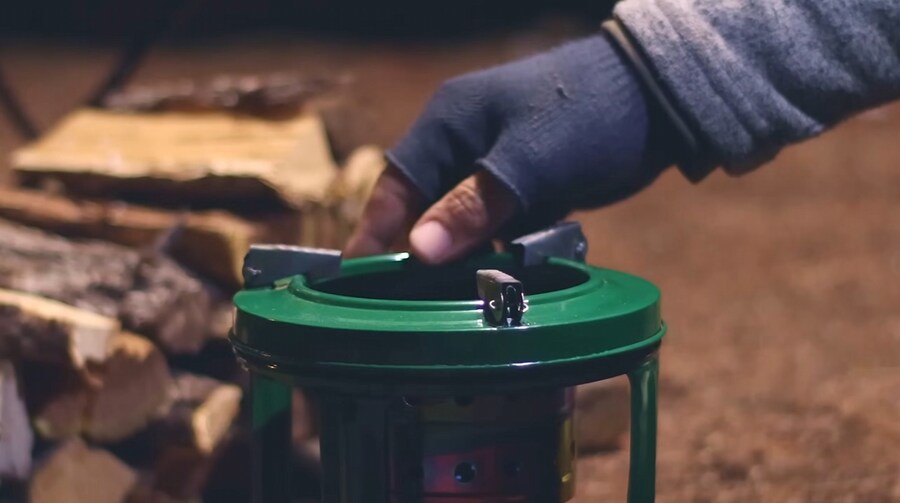 -15°C에 텐트에서 김치찌개를 만드는 외국인_2.jpg