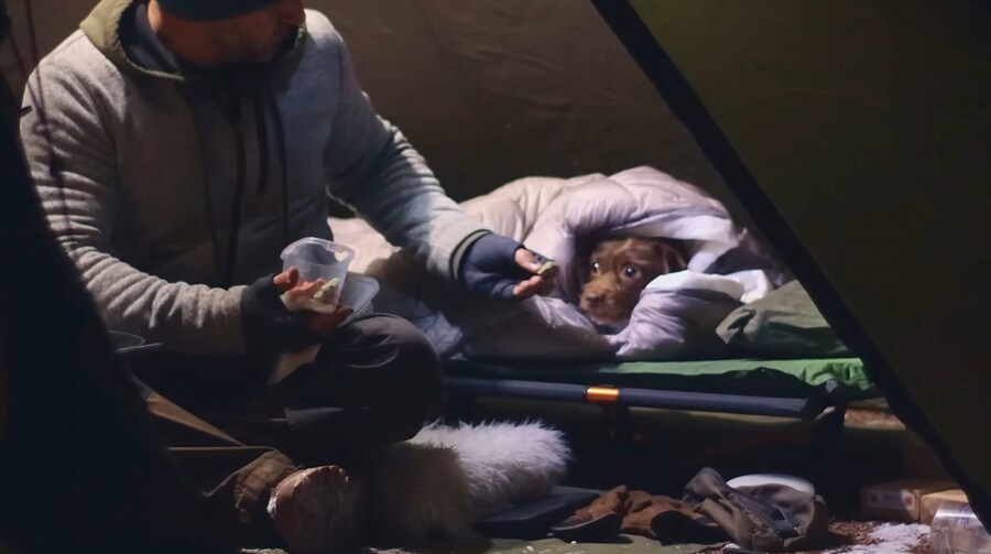 -15°C에 텐트에서 김치찌개를 만드는 외국인_27.jpg