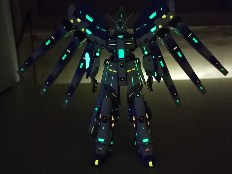 RG 하이뉴 건담 축광테이프 작업 마지막편(상체작업&간단 완성샷)_23.jpg