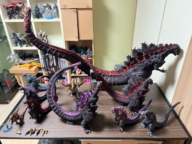 신 고질라 피규어 떼샷_1.jpg