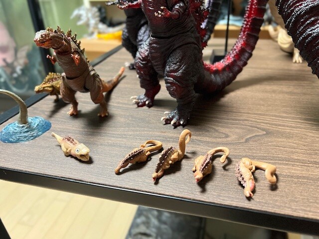 신 고질라 피규어 떼샷_6.jpg