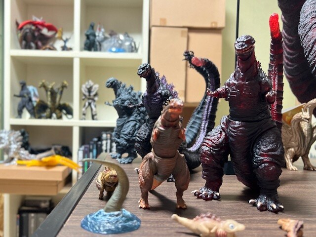 신 고질라 피규어 떼샷_7.jpg