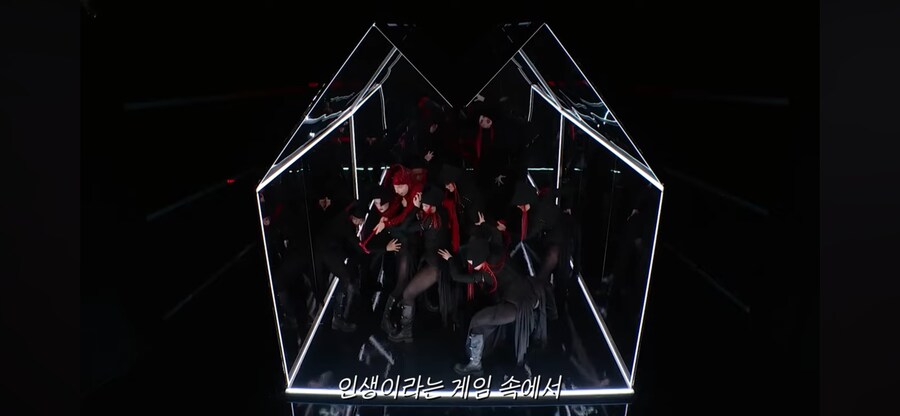 최근 레이디가가 라이브에 다들 놀라는 이유_4.png