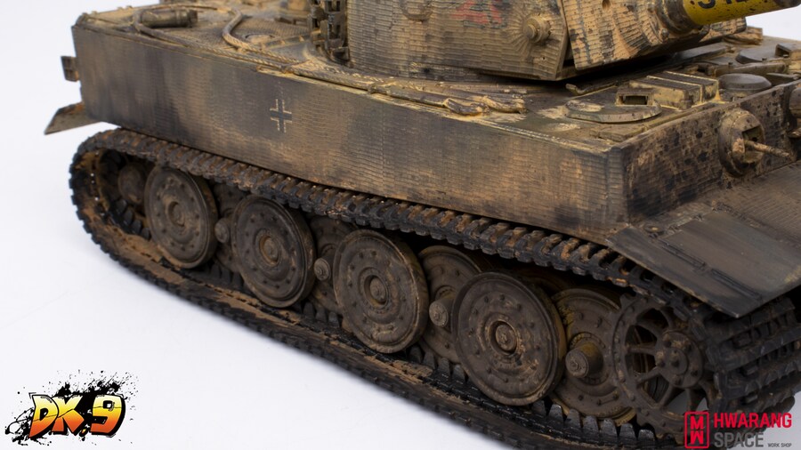 아카데미 1/35 German Tiger I Late Ver.[티거1 후기형]_11.png