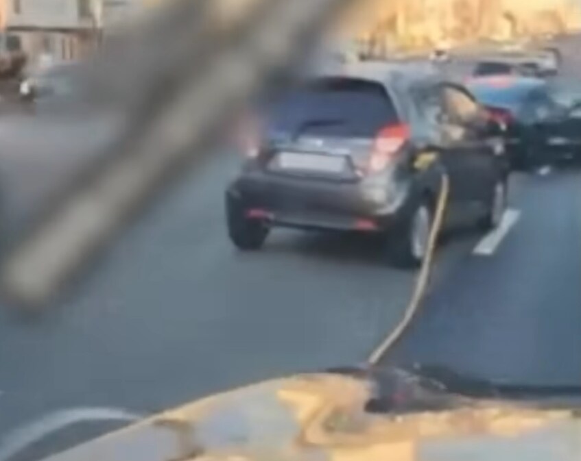 어머 사람들이 왜 다 내차만 쳐다보지?_2.png