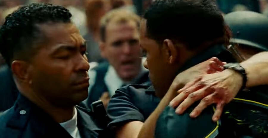 영화) 핸콕 명장면 "이제 착하게 살기로 결심한 핸콕" ㅋㅋㅋ_53.jpg