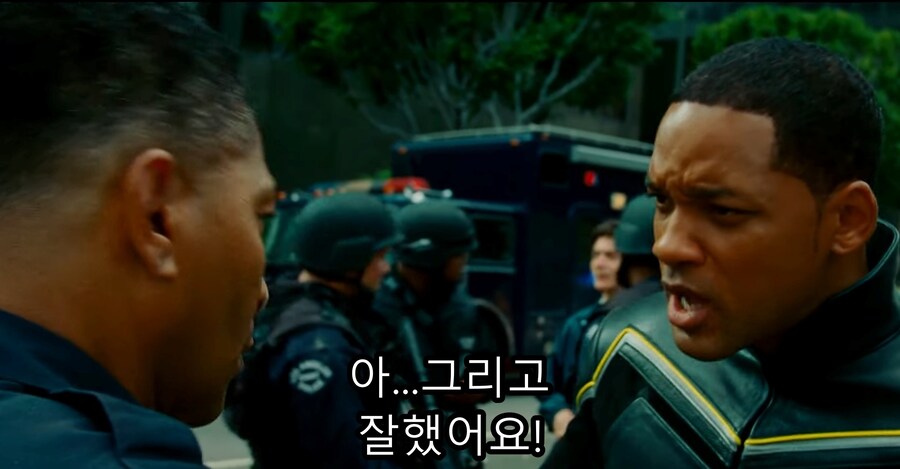 영화) 핸콕 명장면 "이제 착하게 살기로 결심한 핸콕" ㅋㅋㅋ_116.jpg