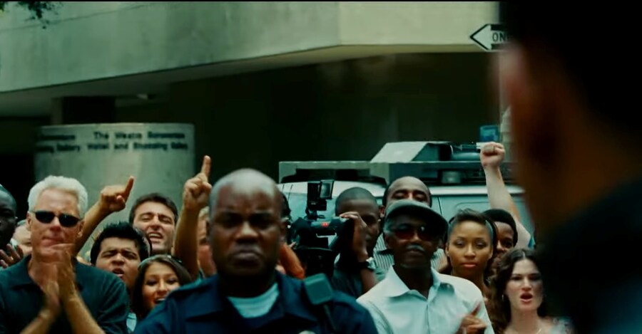 영화) 핸콕 명장면 "이제 착하게 살기로 결심한 핸콕" ㅋㅋㅋ_124.jpg