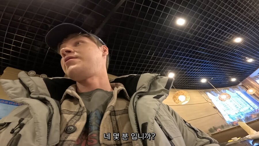 북한 식당에 외국인인 척 하고 잠입한 남조선 스파이.jpg_10.png