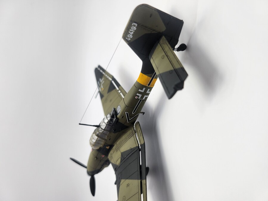 아카데미 1:72 Ju 87G-2 슈투카 카노넨포겔_4.jpg