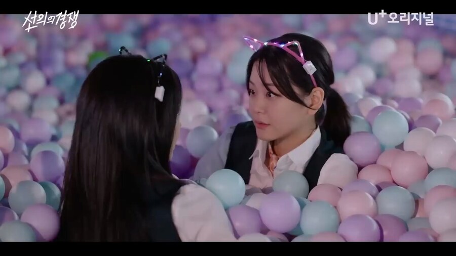 요새 OTT에서 볼수있는 혜리의 동성 키스_2.jpg