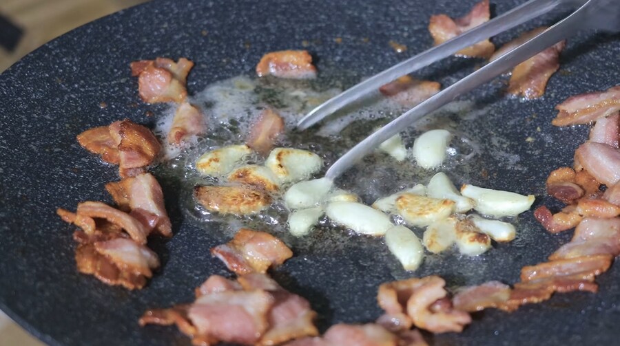 텐트에서 요리를 해보는 외국인_20.jpg