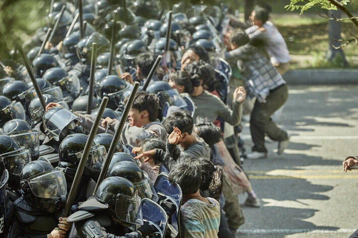 좀비사태에서 군대가 유능하면 생기는 일_2.jpg