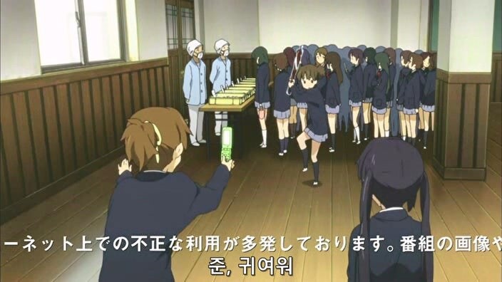 3학년들이 수학여행을 가버리자 드러난 고등학교의 추악한 현실_10.jpg