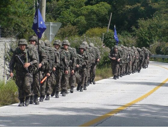 블루아카) 스미레 아르바이트 의상 보고 작성한 비어걸, 비어보이 관련 잡설._6.png