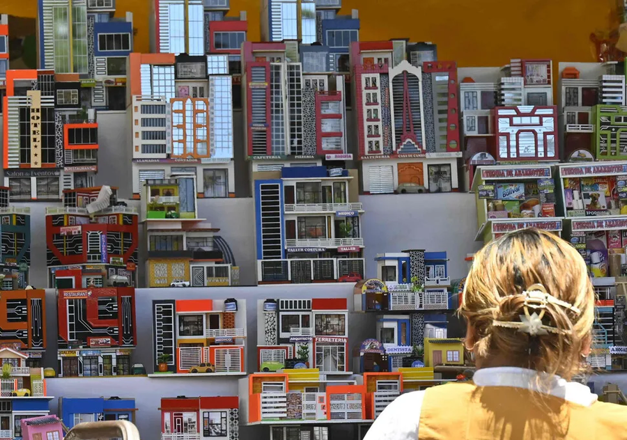 미니어쳐 모형을 선물하면 진짜를 받을수 있다는 알라시타 축제_5.webp