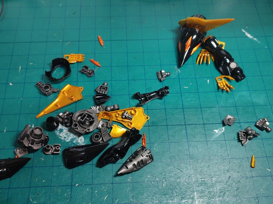 [코드기어스] 새벽까지 작업한 HG 가웨인_4.jpg