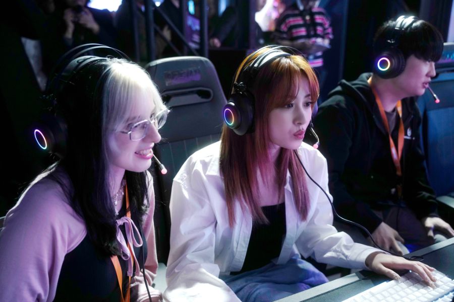 오버워치2 x 르세라핌 콜라보 쇼케이스 현장들_5.jpg