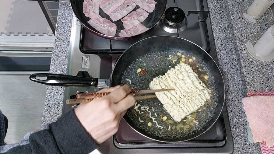 스파게티에는 치즈는 국룰이죠!_15.jpg