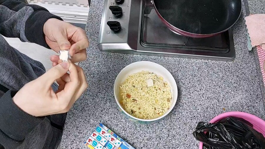 스파게티에는 치즈는 국룰이죠!_19.jpg