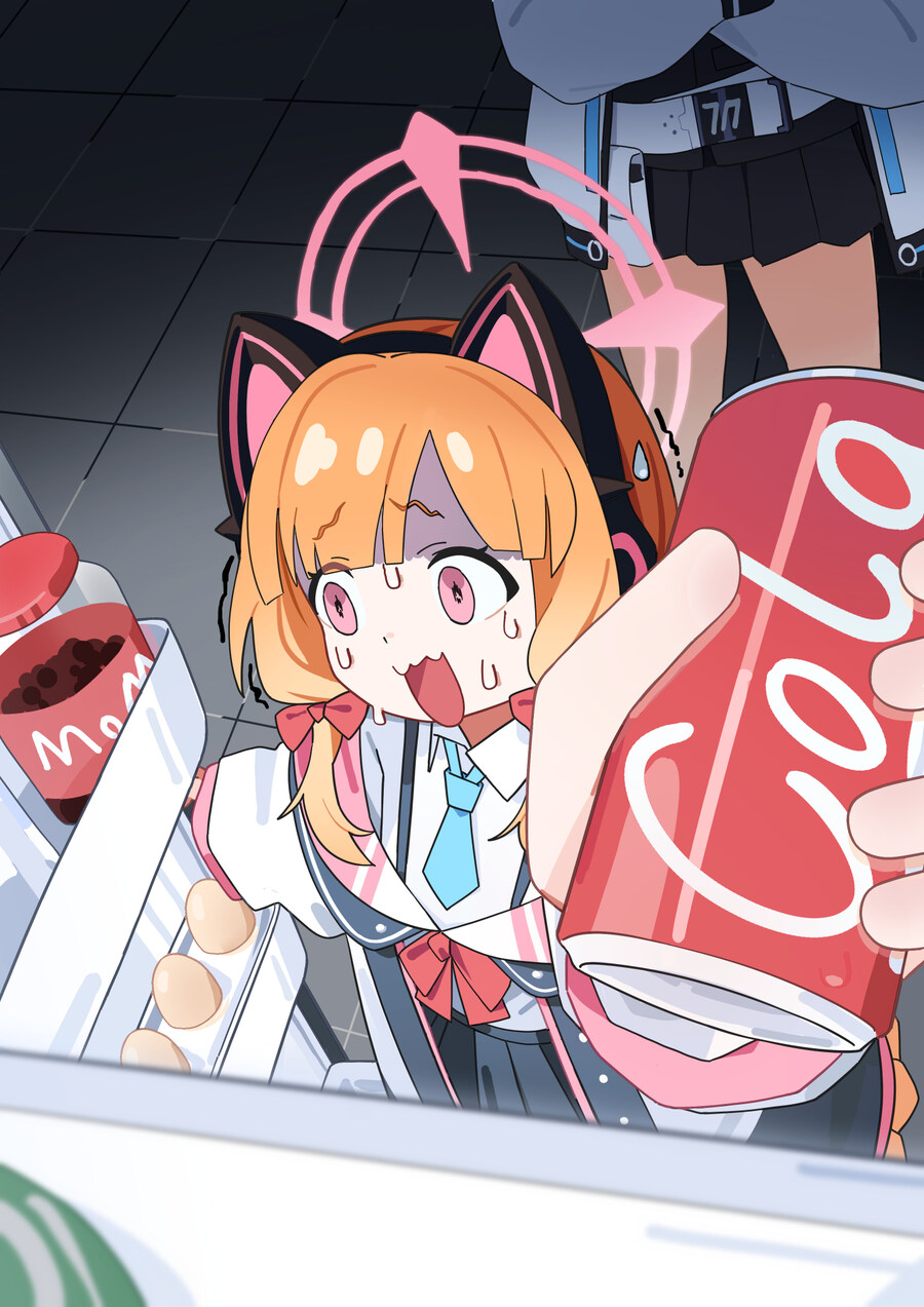 [블루아카] 몰래 콜라🥤 빼먹다가 유우카한테 걸린 모모이_1.jpg