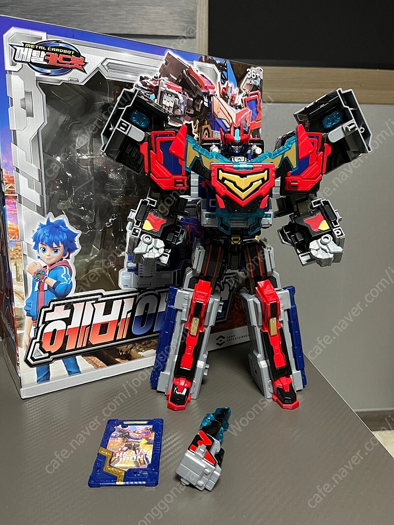 메탈카드봇)로봇들 디자인 특징_2.jpg