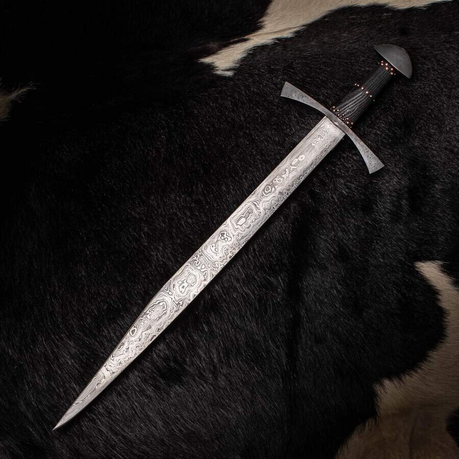 서양 대장장이 아저씨가 만든 무기들.GIF_1.jpg