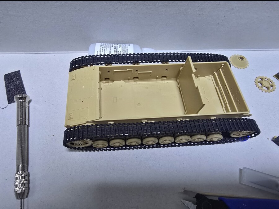 아카데미과학)4호 전차 2일차_1.jpg