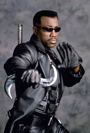 블레이드가 항상 선글라스를 끼는 이유_1.jpg