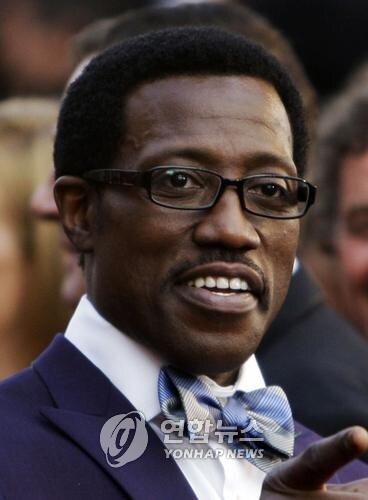 블레이드가 항상 선글라스를 끼는 이유_4.jpg