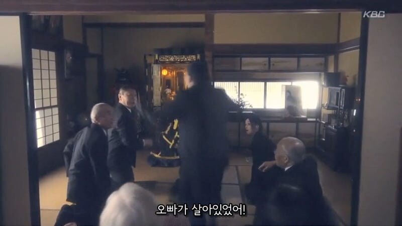 실종된 오빠의 장례식을 치루던 여동생의 최후_17.jpg