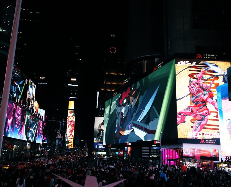 기동전사 건담 지쿠악스. 뉴욕 타임스 스퀘어 에서 광고 시작_2.jpg