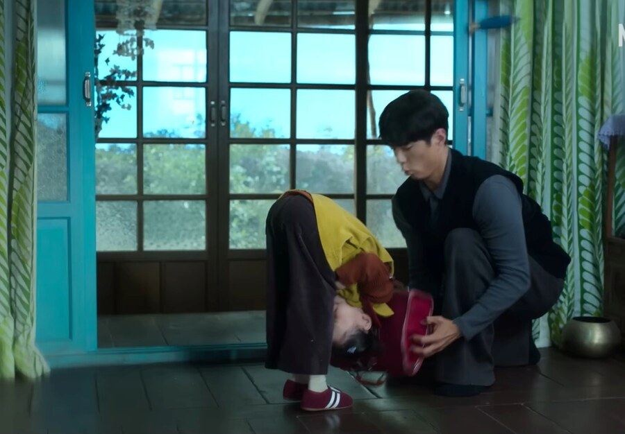 폭싹속았수다) "못하겠으면 빠꾸해, 뒤에 아빠가 있으니까"_22.jpg